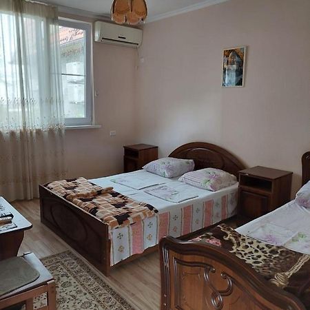 Гостевой Дом Белый Лотос غاغرا المظهر الخارجي الصورة